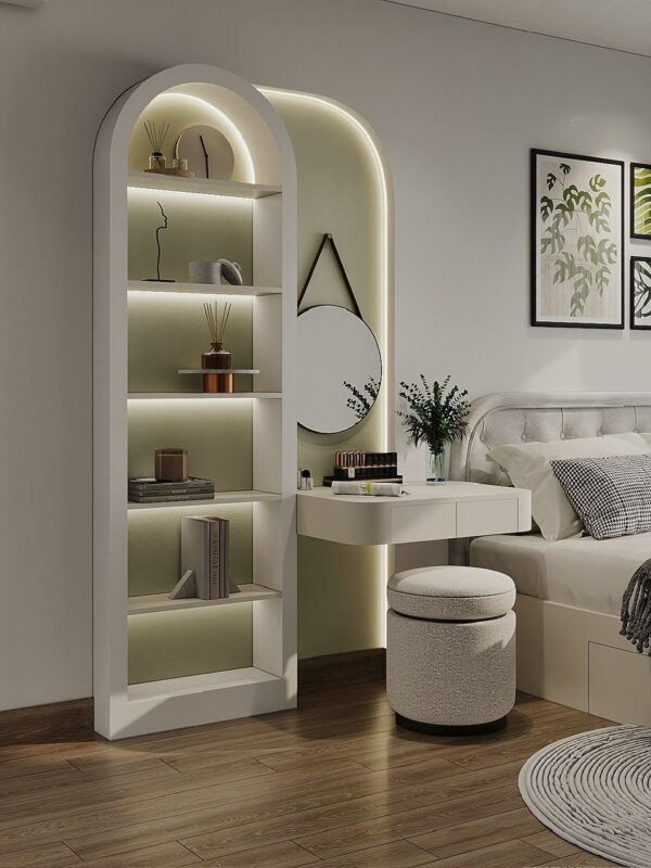 Bàn trang điểm kết hợp kệ decor bo cong tinh tế trong căn hộ 28m2